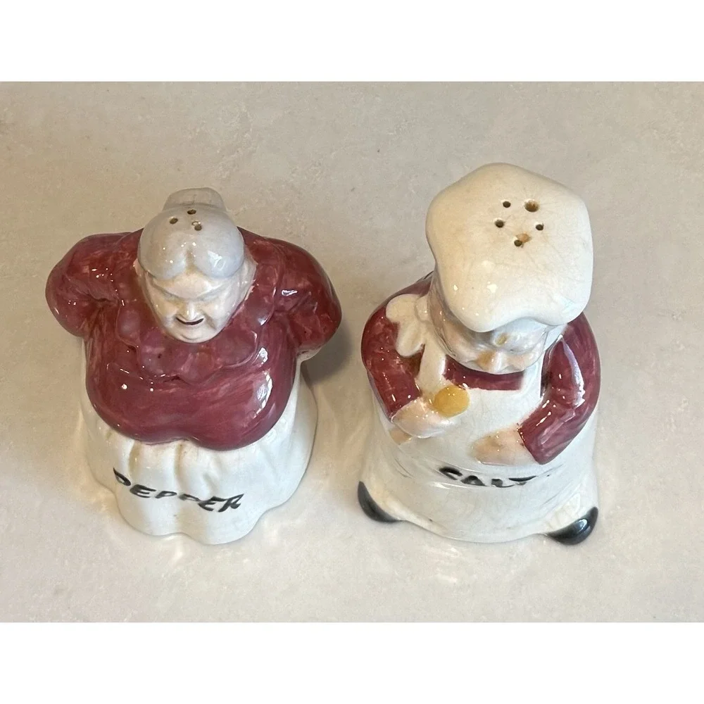 Vintage‎ Grandma Grandpa Salt Pepper Shakers Chef Hat Cook Apron Kitchen Signed